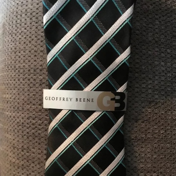 Geoffrey Beene Tie - Picture 1 of 1